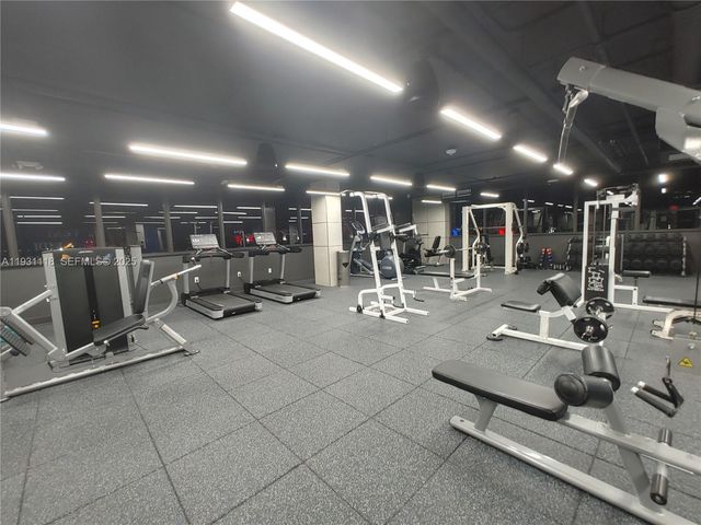 555 NE 15th St 21F, Miami, FL 33132