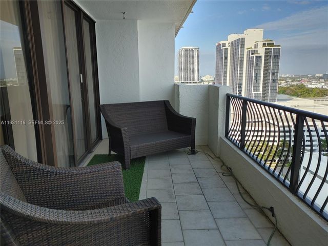 555 NE 15th St 21F, Miami, FL 33132