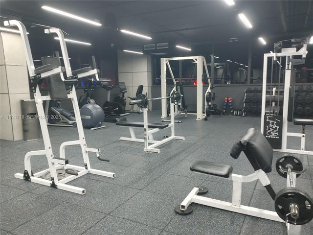 555 NE 15th St 21F, Miami, FL 33132