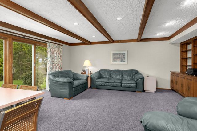 10205 27th Avenue N, Plymouth, MN 55441
