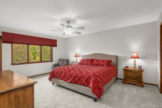10205 27th Avenue N, Plymouth, MN 55441