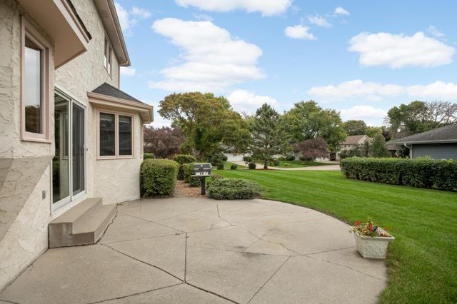 10205 27th Avenue N, Plymouth, MN 55441