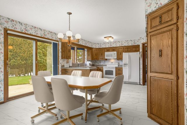 10205 27th Avenue N, Plymouth, MN 55441
