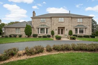 10205 27th Avenue N, Plymouth, MN 55441