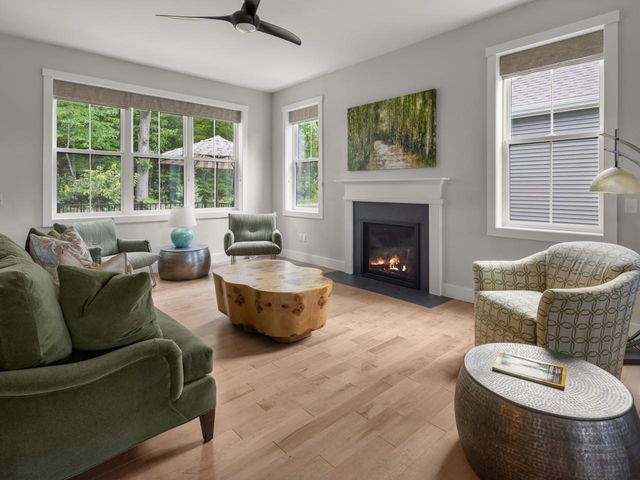 638 Vale Drive, South Burlington, VT 05403