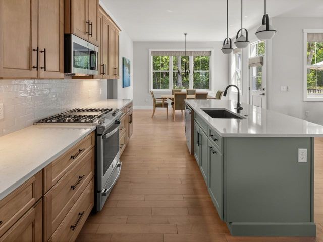 638 Vale Drive, South Burlington, VT 05403
