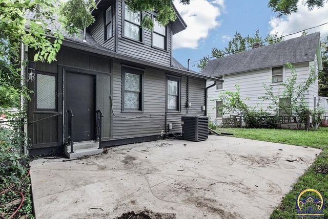 1187 SW Plass AVE, Topeka, KS 66604