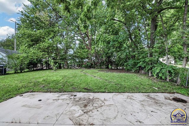 1187 SW Plass AVE, Topeka, KS 66604