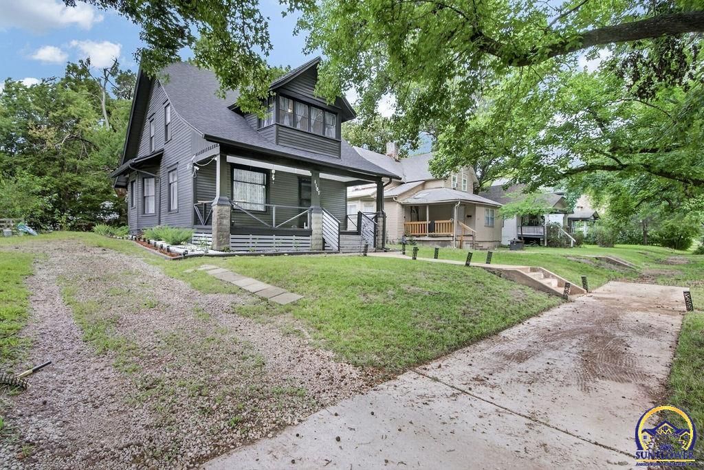1187 SW Plass AVE, Topeka, KS 66604