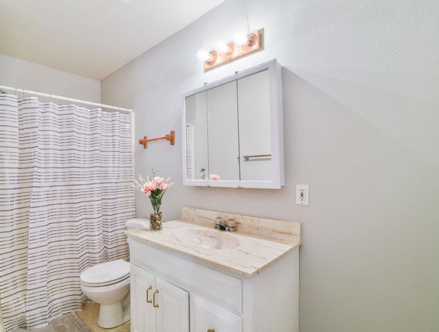 900 N Money Ave, Augusta, KS 67010