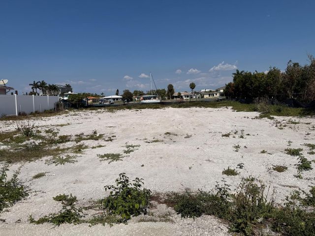 11325 4TH STREET E, Treasure Island, FL 33706