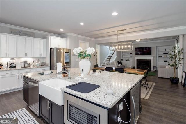 1041 Montrose Way, Hoschton, GA 30548