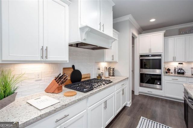 1041 Montrose Way, Hoschton, GA 30548