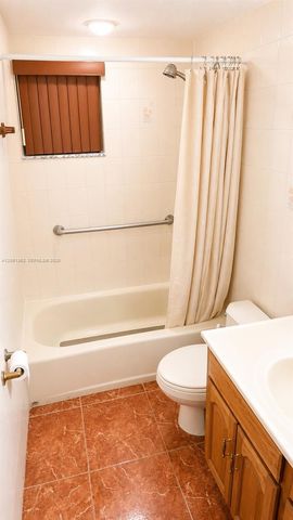 8625 NW 8th Street 215, Miami, FL 33126