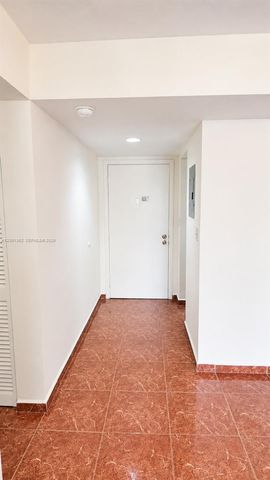 8625 NW 8th Street 215, Miami, FL 33126