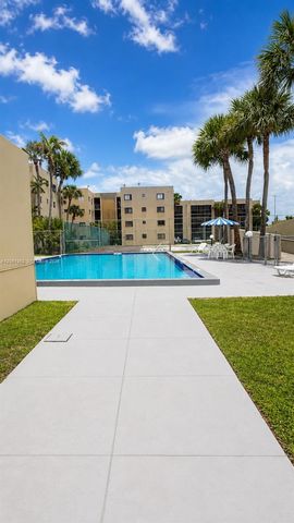8625 NW 8th Street 215, Miami, FL 33126
