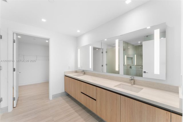 2411 Laguna Circle 705, North Miami, FL 33181