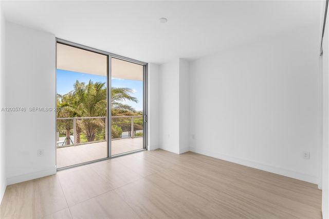 2411 Laguna Circle 705, North Miami, FL 33181