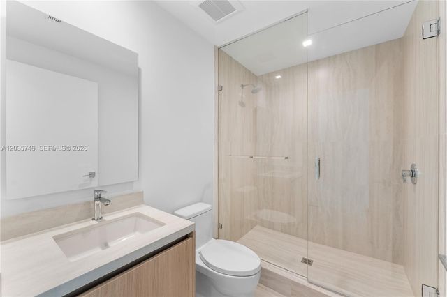 2411 Laguna Circle 705, North Miami, FL 33181