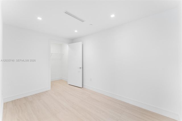 2411 Laguna Circle 705, North Miami, FL 33181