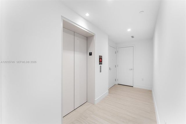2411 Laguna Circle 705, North Miami, FL 33181