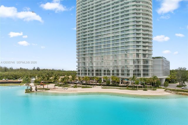 2411 Laguna Circle 705, North Miami, FL 33181