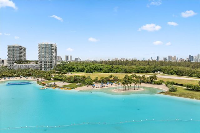 2411 Laguna Circle 705, North Miami, FL 33181