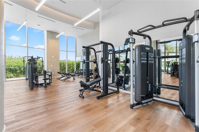 2411 Laguna Circle 705, North Miami, FL 33181