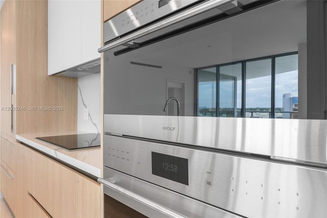 2411 Laguna Circle 705, North Miami, FL 33181