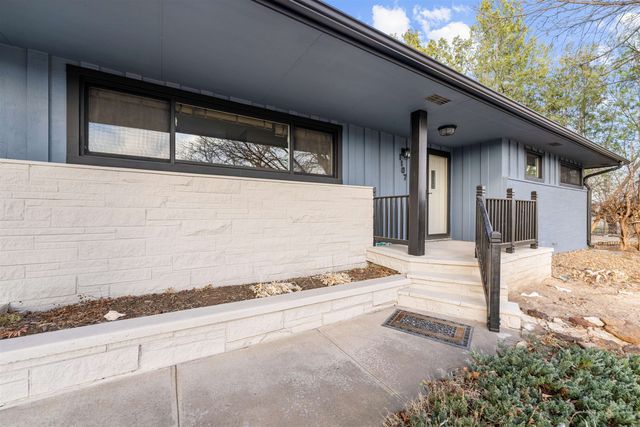 1107 E Wayne Ave, Salina, KS 67401