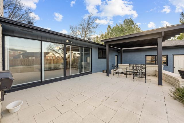 1107 E Wayne Ave, Salina, KS 67401