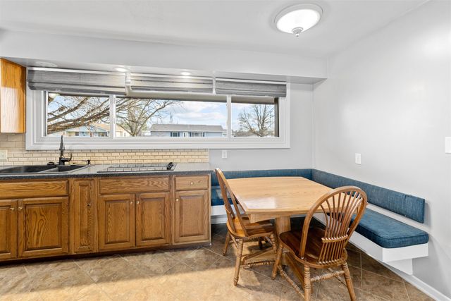 1107 E Wayne Ave, Salina, KS 67401