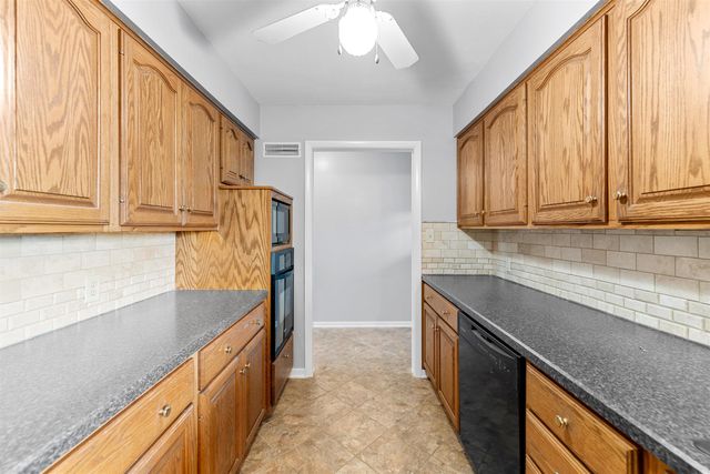 1107 E Wayne Ave, Salina, KS 67401