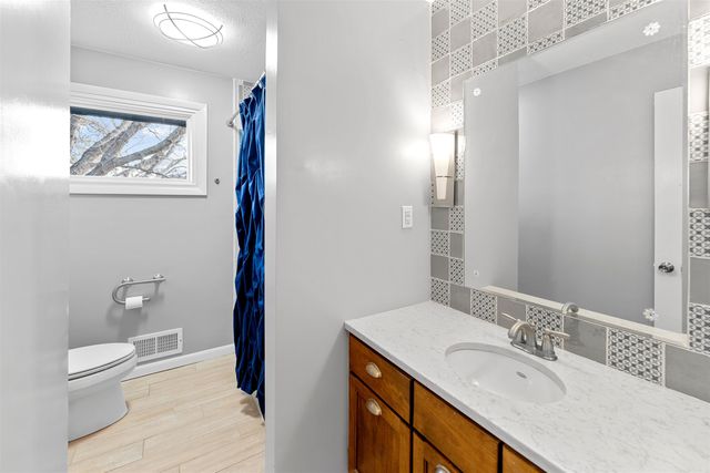 1107 E Wayne Ave, Salina, KS 67401