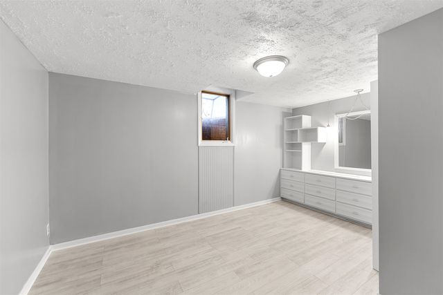 1107 E Wayne Ave, Salina, KS 67401