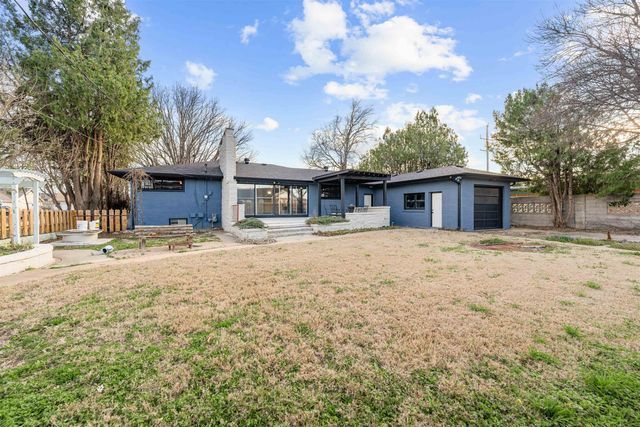 1107 E Wayne Ave, Salina, KS 67401