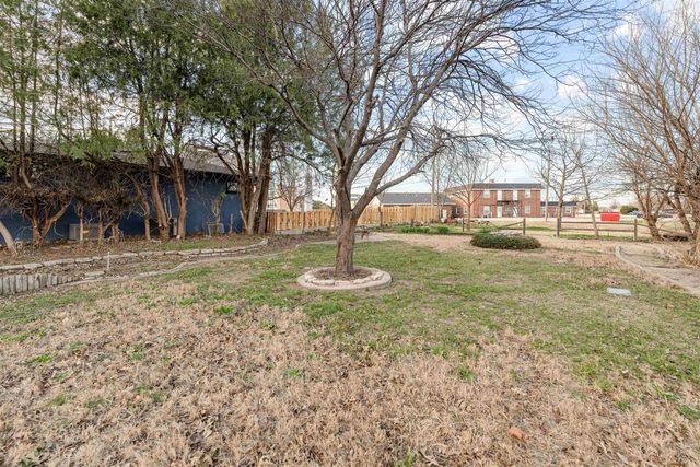 1107 E Wayne Ave, Salina, KS 67401