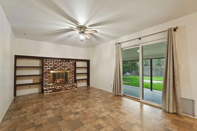 210 Ridge Dr, Lodi, CA 95240