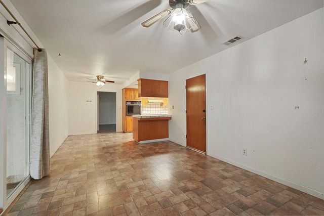 210 Ridge Dr, Lodi, CA 95240