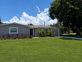 907 Antigua Avenue, Fort Pierce, FL 34982