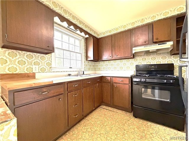 5850 Seufert Road, Orchard Park, NY 14127