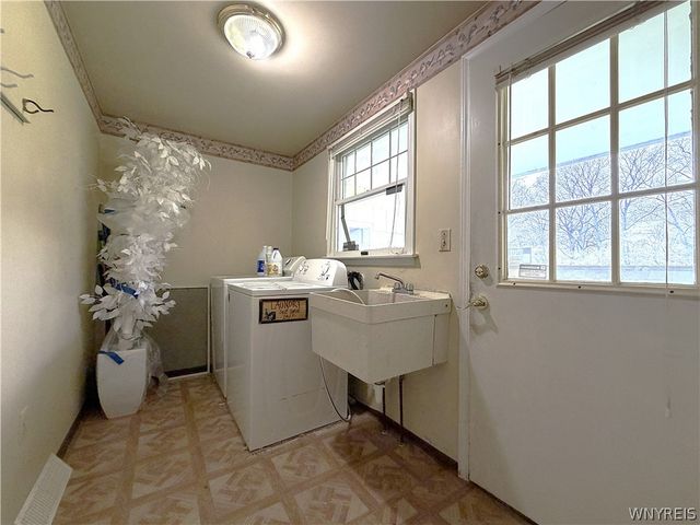 5850 Seufert Road, Orchard Park, NY 14127
