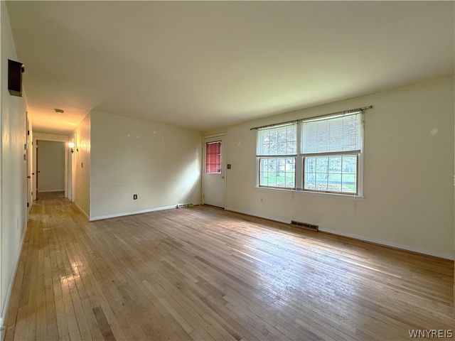 5850 Seufert Road, Orchard Park, NY 14127