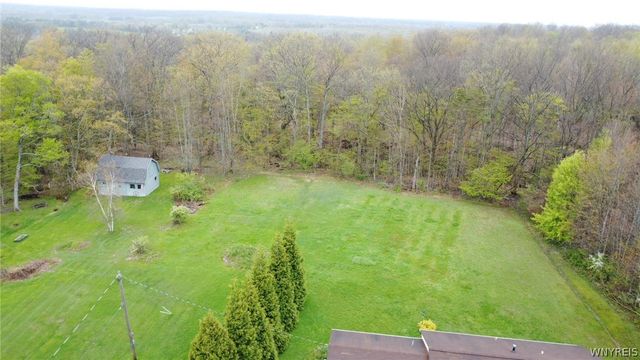 5850 Seufert Road, Orchard Park, NY 14127