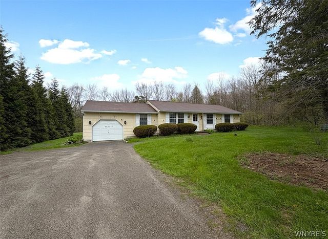 5850 Seufert Road, Orchard Park, NY 14127