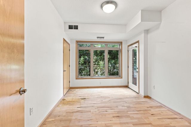 3251 Louisiana Avenue S 111, Saint Louis Park, MN 55426