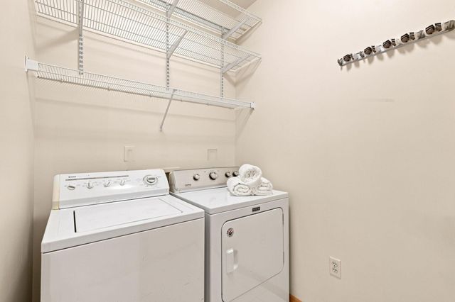 3251 Louisiana Avenue S 111, Saint Louis Park, MN 55426