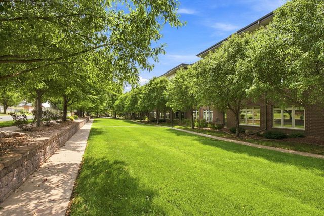 3251 Louisiana Avenue S 111, Saint Louis Park, MN 55426