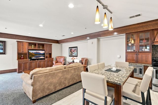 3251 Louisiana Avenue S 111, Saint Louis Park, MN 55426