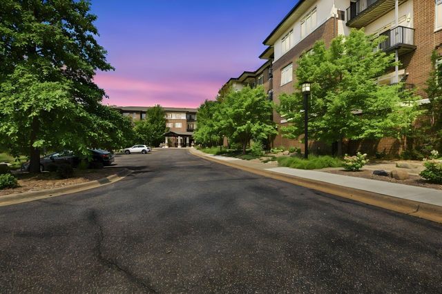 3251 Louisiana Avenue S 111, Saint Louis Park, MN 55426